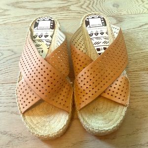 Dolce Vita tan sandals